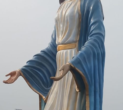 virgin mary statue